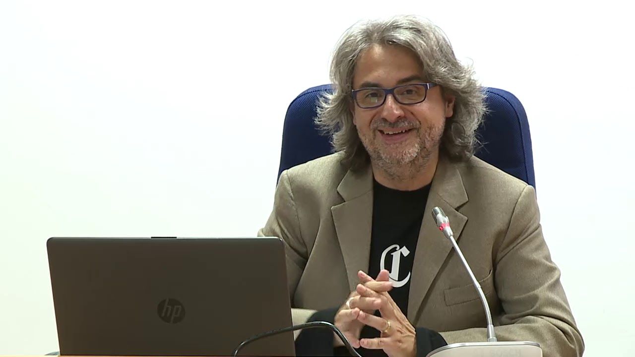 Joan M. Oleaque: «El periodismo no puede ser solo un reflejo de las vergüenzas de la sociedad»
