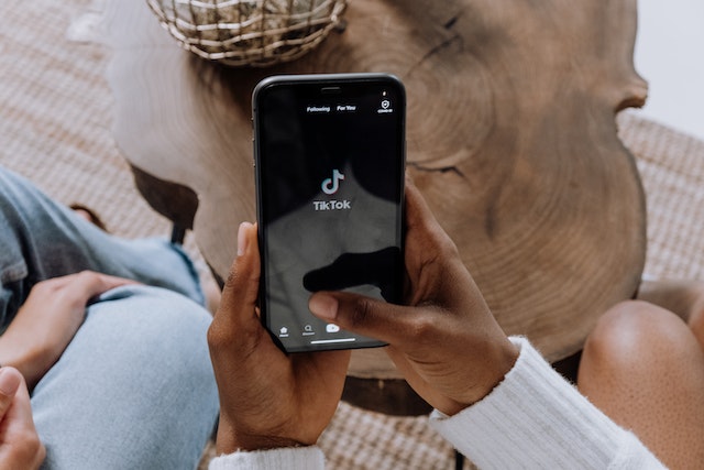 Los medios y TikTok: una relación amor-odio