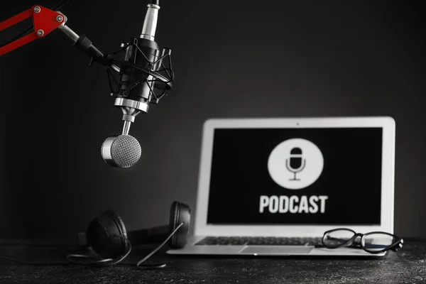 Podcast periodístico| Depositphotos