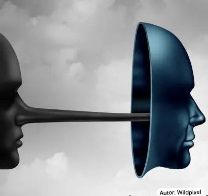 La necesidad de educar frente a fake news en la era del periodismo multimedia